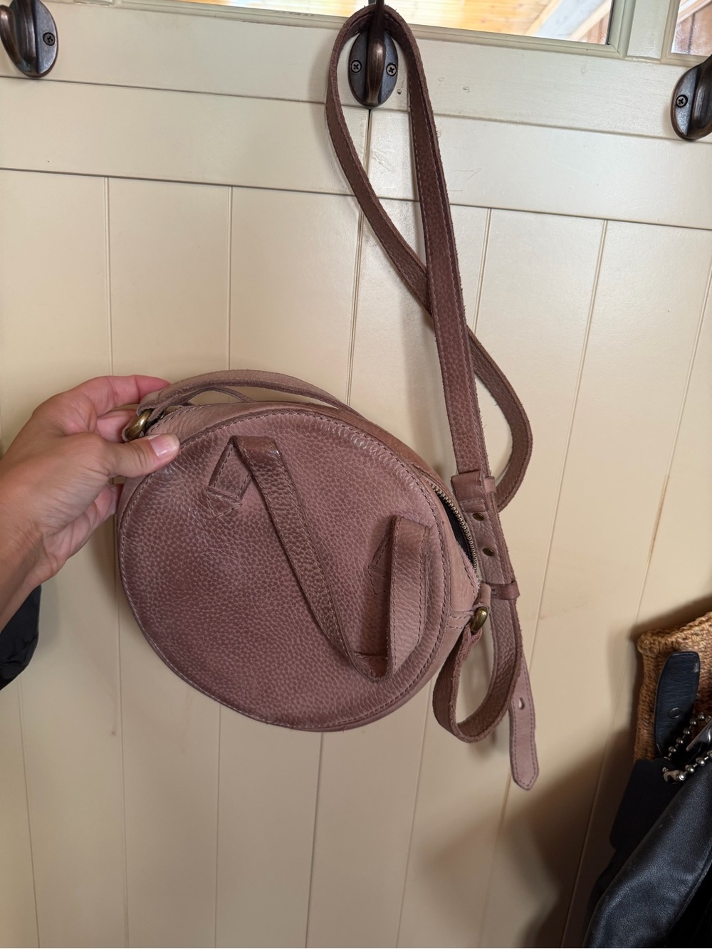 Madewell Round Crossbody Bag in Dusty Rose Brown